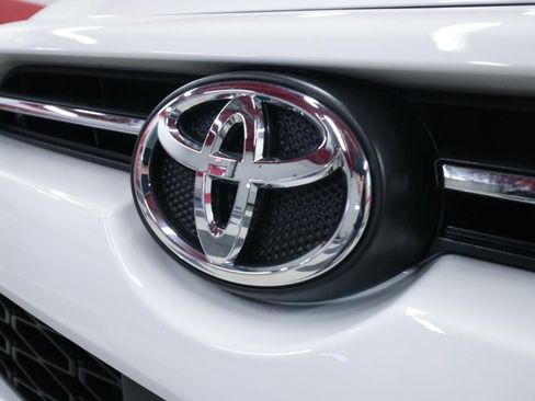Used 2022 Toyota 4Runner SR5 Premium w/ Moonroof Package RWD image 35
