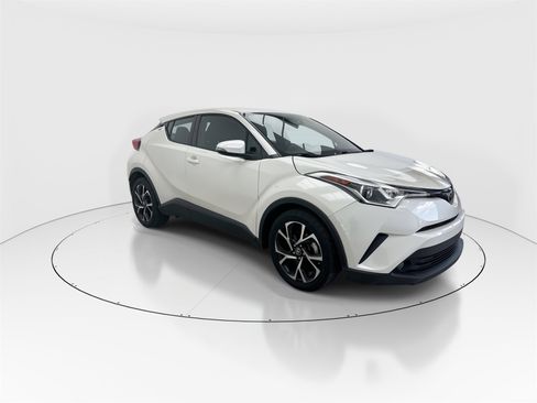 Used 2018 Toyota C-HR XLE image 2