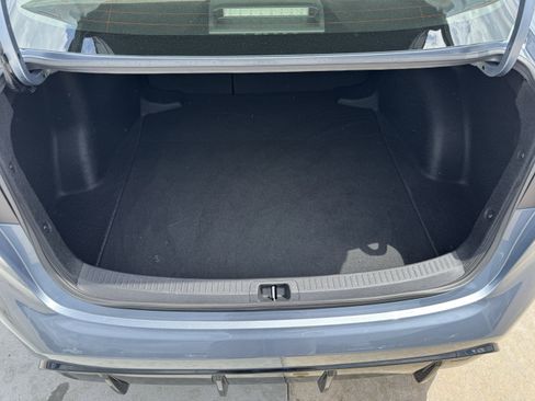 Used 2025 Toyota Corolla SE image 30