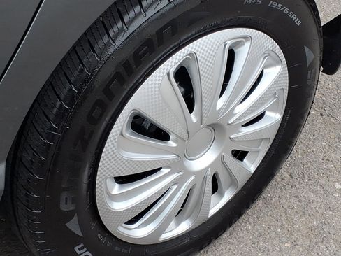 Used 2010 Honda Civic DX-VP image 11