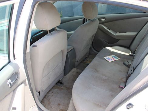 Used 2011 Nissan Altima 2.5 S FWD image 7