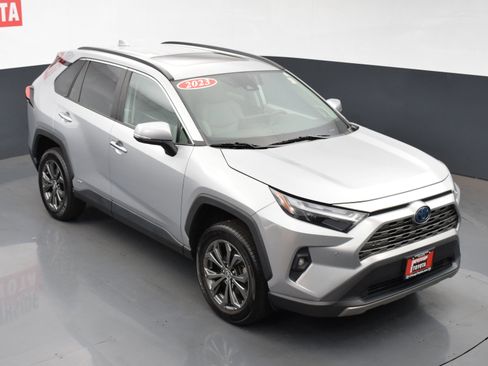 Used 2023 Toyota RAV4 Limited image 25