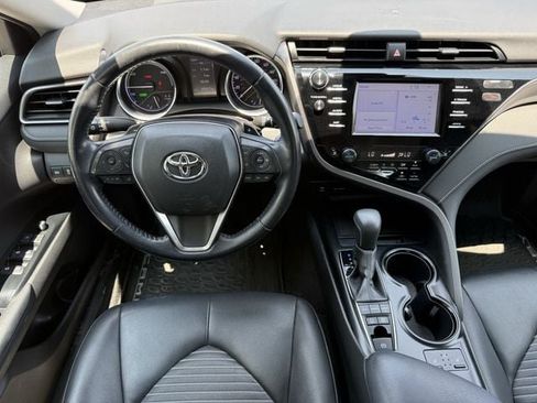 Used 2019 Toyota Camry SE FWD image 11