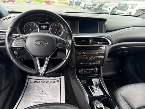 Used 2017 INFINITI QX30 Premium w/ Navigation Package AWD/4WD image 10