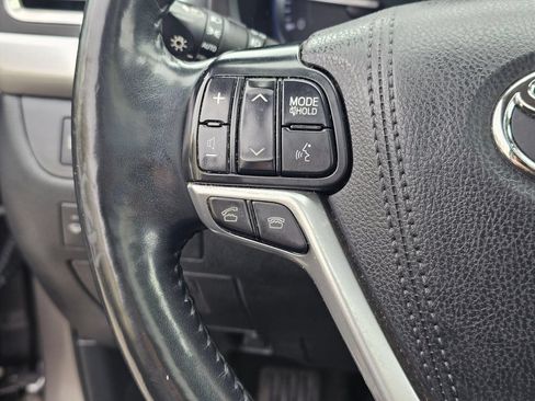 Used 2015 Toyota Highlander Limited Platinum AWD/4WD image 31