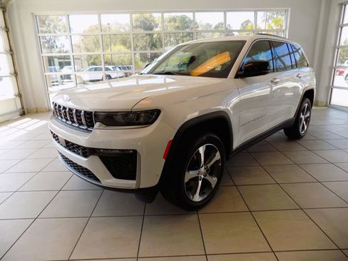 New 2026 Jeep Grand Cherokee Limited w/ Luxury Tech Group II RWD image 3