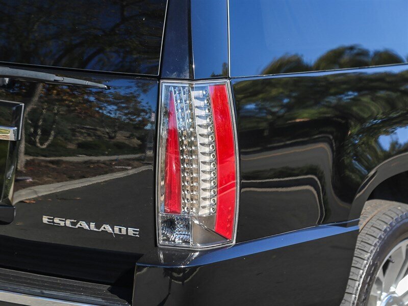 Used 2014 Cadillac Escalade ESV Premium AWD/4WD image 15
