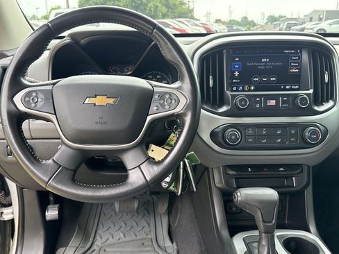 Used 2020 Chevrolet Colorado LT RWD image 3