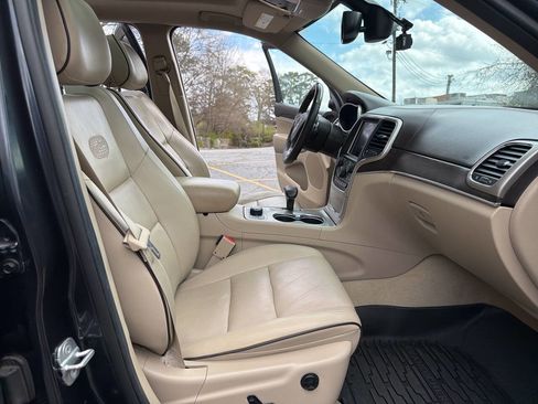 Used 2014 Jeep Grand Cherokee Overland image 22