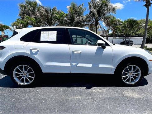 Used 2022 Porsche Cayenne Platinum Edition AWD/4WD image 31