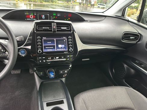 Used 2022 Toyota Prius LE FWD image 31