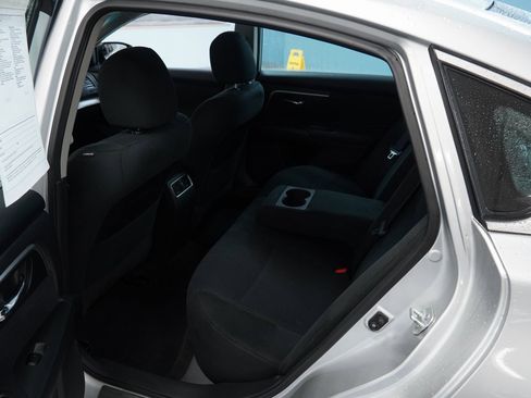 Used 2015 Nissan Altima 2.5 SV w/ Convenience Package image 21