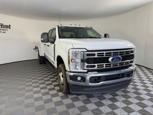 Used 2025 Ford F350 XLT image 6