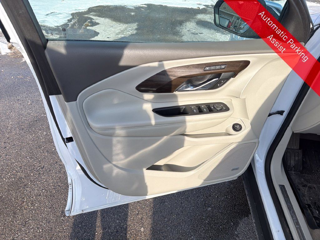 Used 2020 GMC Terrain Denali w/ Denali Premium Package FWD image 12