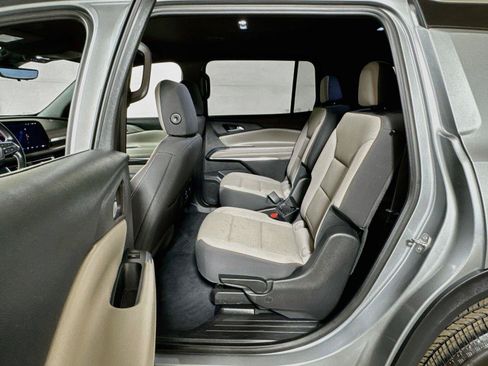 Certified 2026 Chevrolet Traverse LT w/ Driver Confidence Package FWD image 22