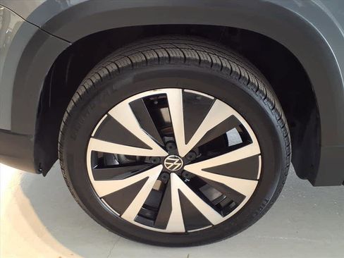 Certified 2023 Volkswagen Taos SE w/ Panoramic Sunroof Package FWD image 8