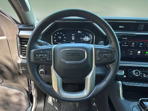 Used 2025 GMC Sierra 1500 Denali w/ Denali Reserve Package AWD/4WD image 12