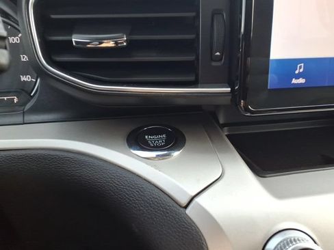 Certified 2022 Ford Explorer XLT w/ Equipment Group 202A AWD/4WD image 24