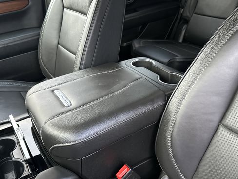 Certified 2025 GMC Yukon Denali image 17