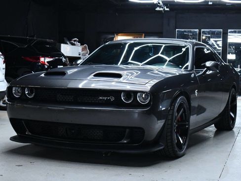 Used 2019 Dodge Challenger SRT Hellcat w/ Alcantara Appearance Package RWD image 6