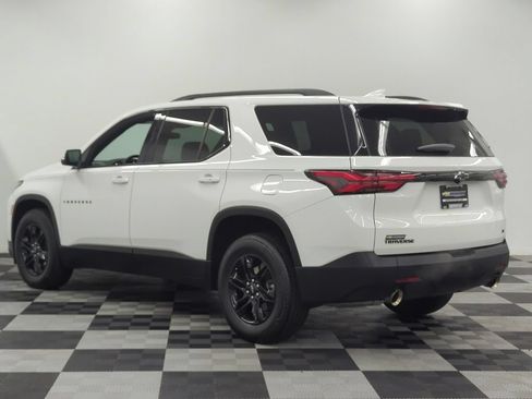 Used 2023 Chevrolet Traverse LT FWD image 5