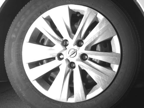 Used 2025 Nissan Sentra S FWD image 16