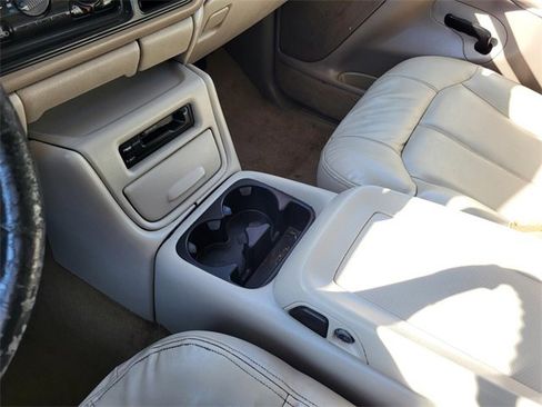 Used 2001 Chevrolet Tahoe LT w/ LT Preferred Equipment Group image 10