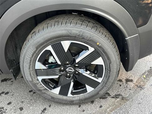 New 2025 Nissan Kicks SV w/ SV Premium Package image 7