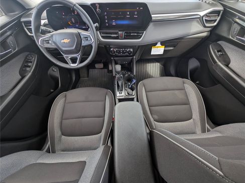 Used 2025 Chevrolet TrailBlazer LT w/ Convenience Package FWD image 35