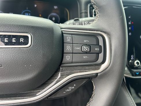 Used 2022 Jeep Wagoneer Series II image 17