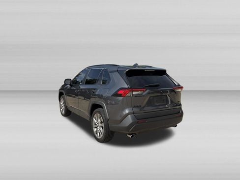 Used 2022 Toyota RAV4 XLE Premium AWD/4WD image 7