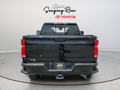 Used 2025 Chevrolet Silverado 2500 High Country w/ High Country Premium Package AWD/4WD image 6