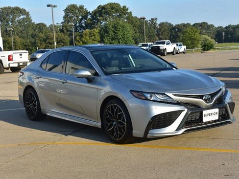 Used 2024 Toyota Camry XSE image 3