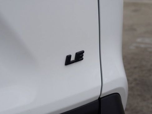 Used 2023 Toyota RAV4 LE FWD image 10