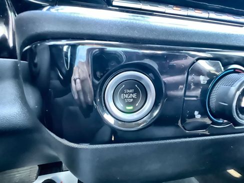 Used 2024 Chevrolet Silverado 1500 RST w/ Z71 Off-Road Package image 16