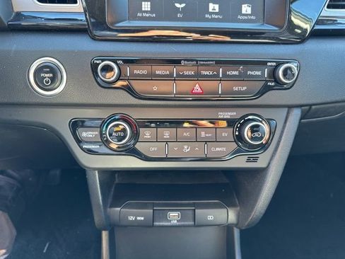 Used 2019 Kia Niro EX w/ Cold Weather Package 2.0 image 10