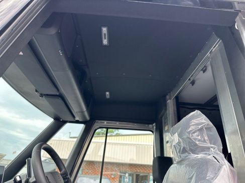 Used 2024 Chevrolet Brightdrop 600 w/ Commercial Equipment Package AWD/4WD image 19