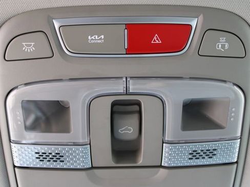 Used 2025 Kia Telluride S FWD image 30