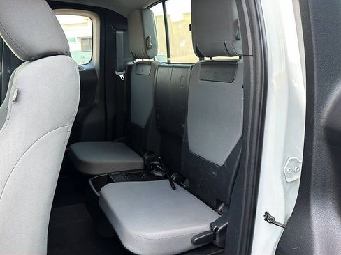 Used 2018 Toyota Tacoma SR w/ SR Convenience Package RWD image 15