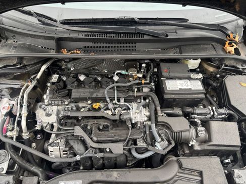 Used 2025 Toyota Corolla LE image 30