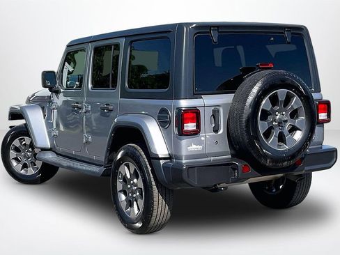 Used 2019 Jeep Wrangler Unlimited Sahara w/ Cold Weather Group AWD/4WD image 5