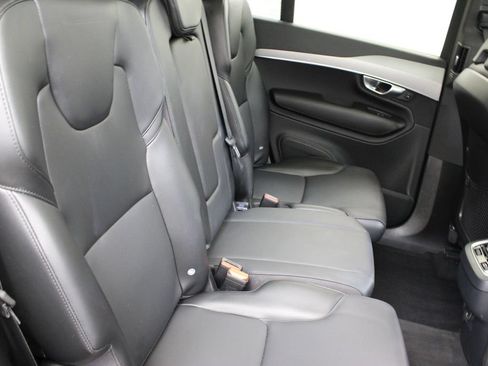 Used 2022 Volvo XC90 T5 Momentum FWD image 23