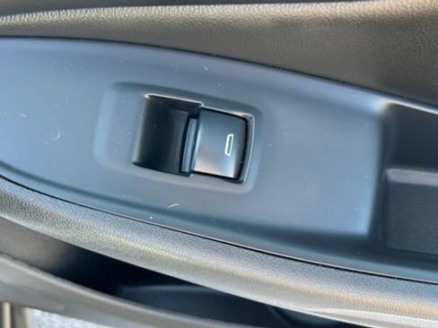 Used 2016 Chevrolet Volt Premier w/ Driver Confidence Package FWD image 37