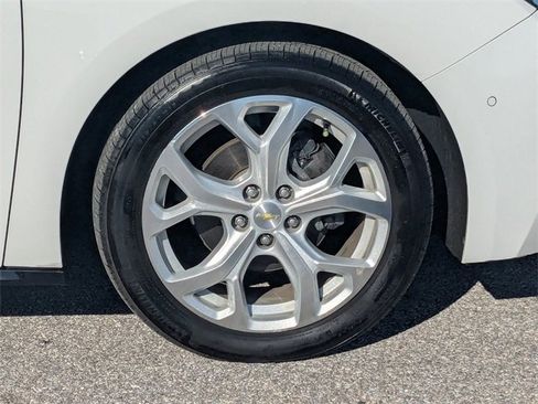 Used 2017 Chevrolet Volt Premier w/ Driver Confidence II Package image 10