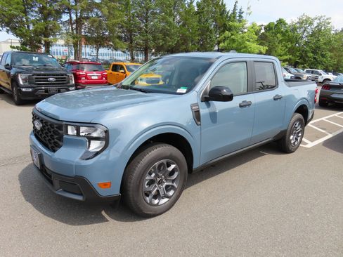 New 2025 Ford Maverick XLT w/ XLT Luxury Package image 3