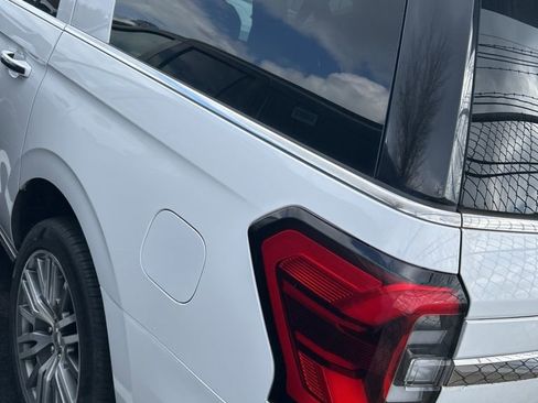 Used 2024 Ford Expedition Max Limited image 4