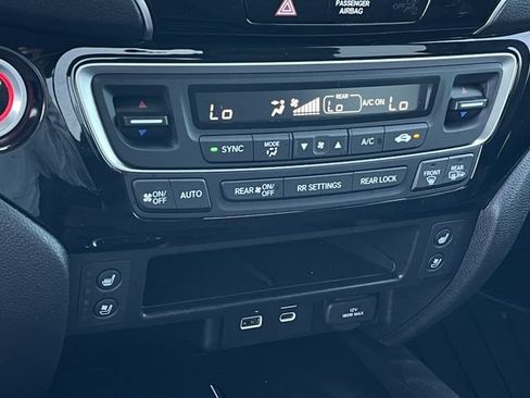 Used 2025 Honda Ridgeline Black Edition image 18