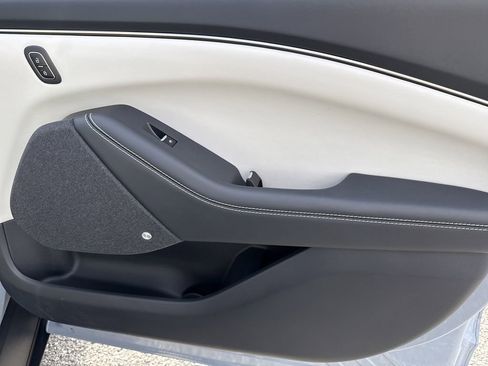 Used 2025 Ford Mustang Mach-E Premium image 14