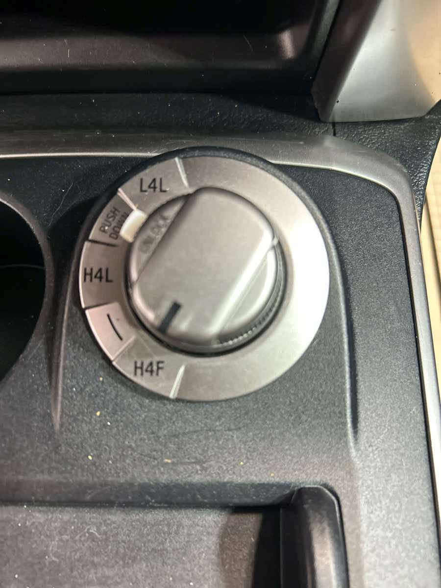 Used 2018 Toyota 4Runner Limited AWD/4WD image 18