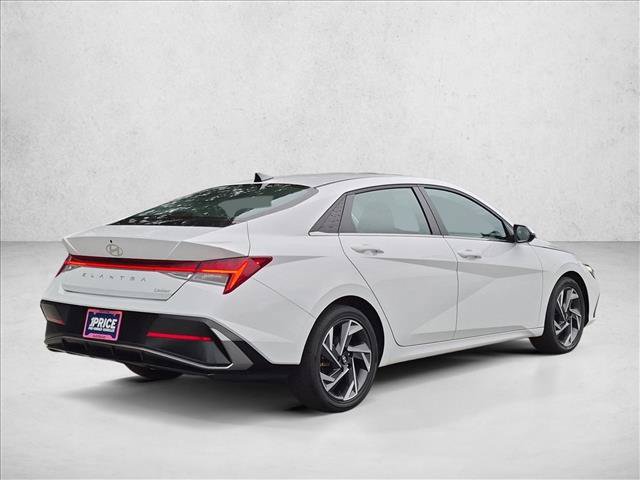 Used 2025 Hyundai Elantra Limited FWD image 5